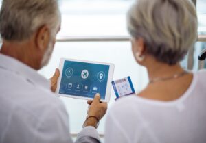 Słyszeliście o pojęciu srebrna gospodarka? To nie tylko modne hasło – to nowy sposób patrzenia na osoby powyżej sześćdziesiątki. Przeczytaj!